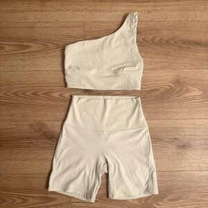 Lululemon Set - Bone (size 4)